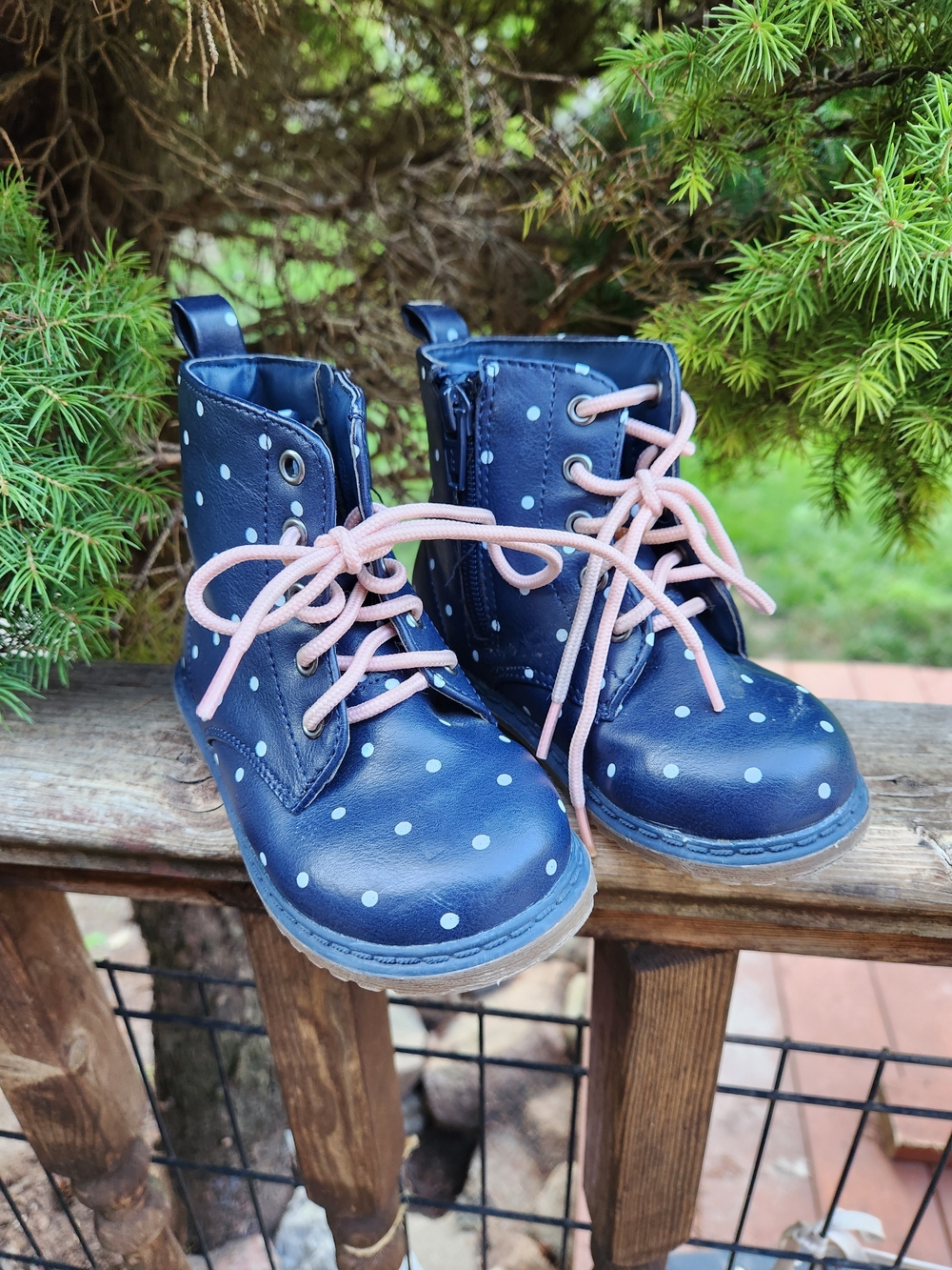 Old Navy Polka Dot Kids Boots with Pink Laces